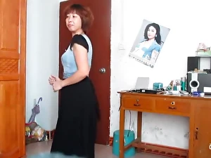 chinese age-old mama dancing