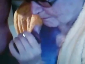 Webcam la abuela con su amante | xHamster