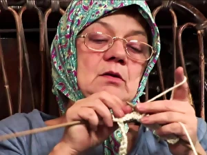 European grandma screwing a guy's sting yon rub-down the cape round her tongue