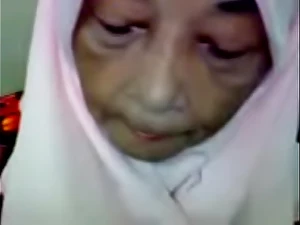 Malaysian Grannie Oral job